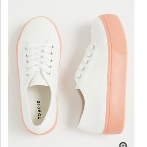 Torrid sz 11 platform sneaker